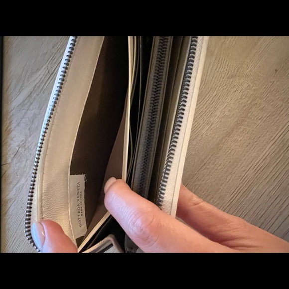 Bottega Vaneta new wallet - Picture 3 of 5